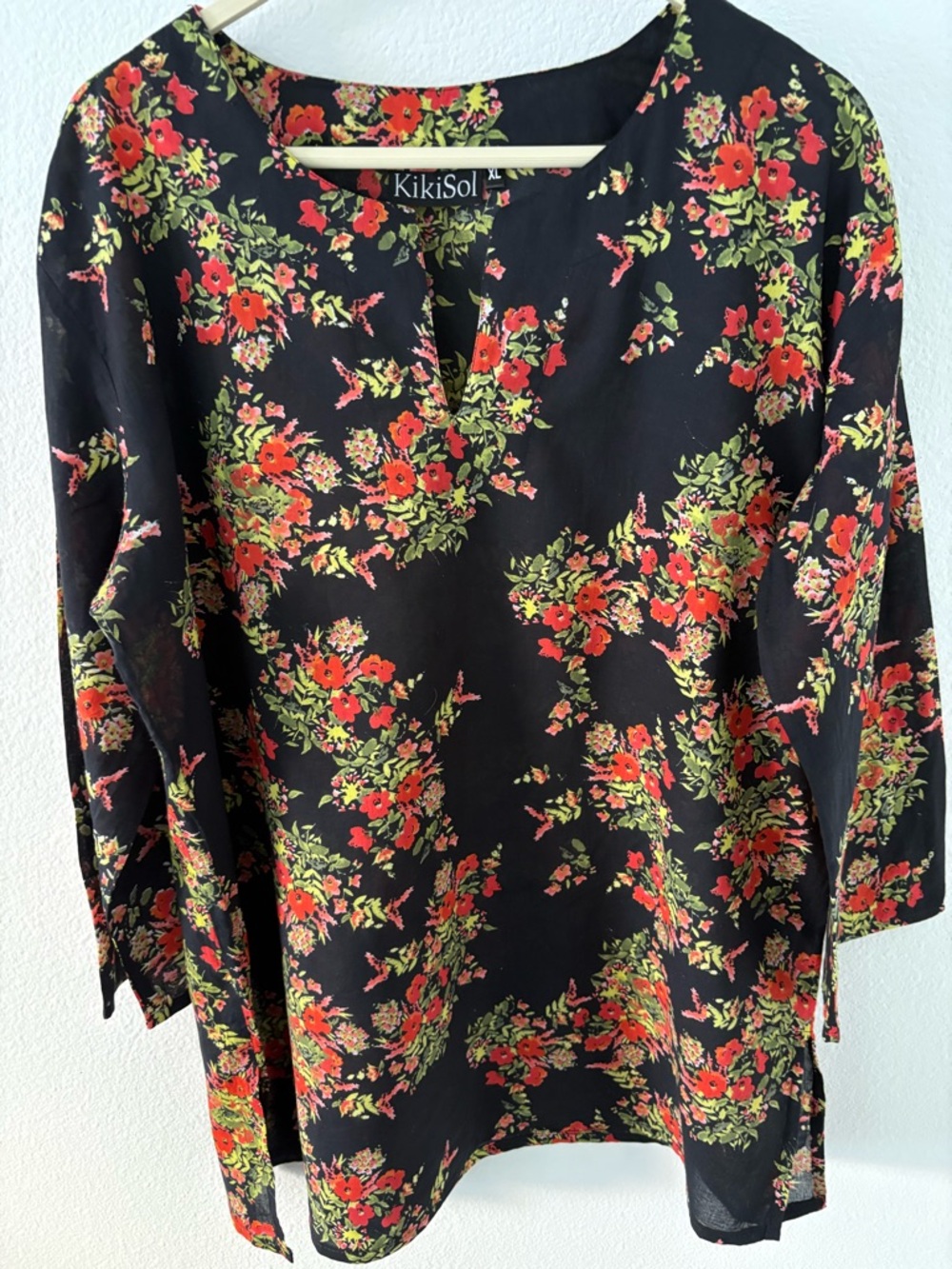 KikiSol Cotton Black Floral Keyhole Blouse in Red & Green
